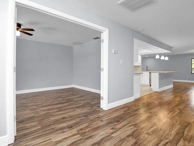 13540 Sedgwick Ave — Photo 22