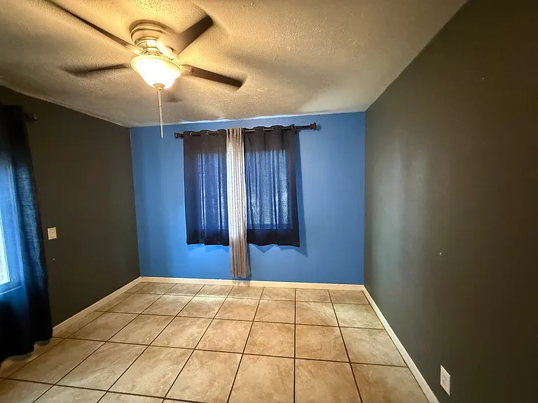 200 E Permian Dr — Photo 11