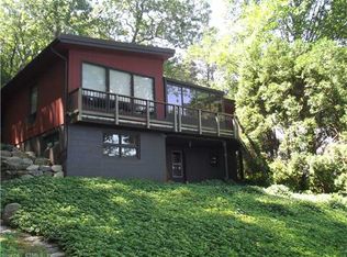 18 Tanager Ln, Gales Ferry, CT 06335