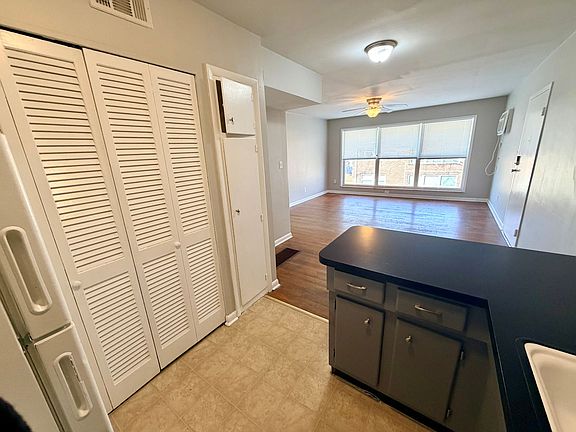 3rd image of 1568 Alexandria Dr #2B-Z3