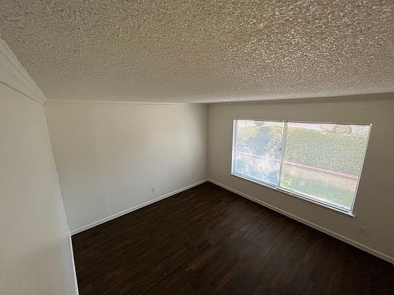 3rd image of 931 Cabrillo Dr #931