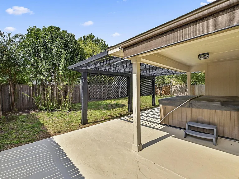 919 Flanagan Dr — Photo 21