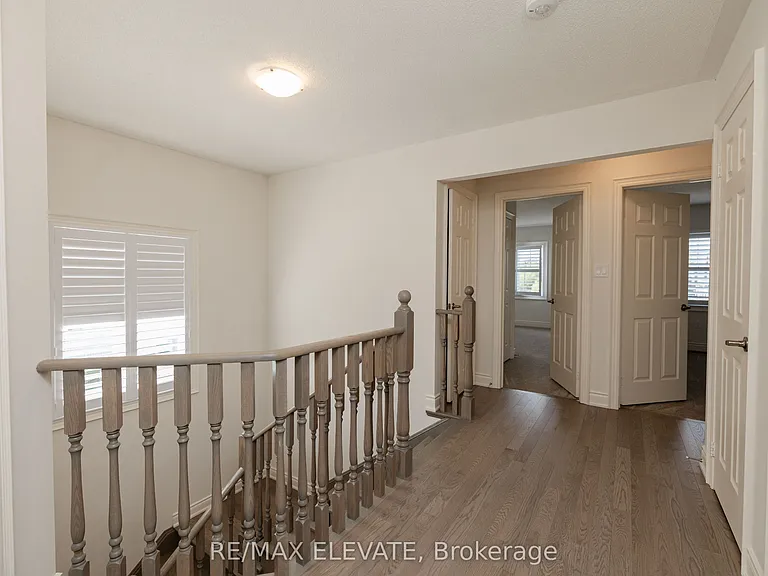 255 McKean Dr N — Photo 24