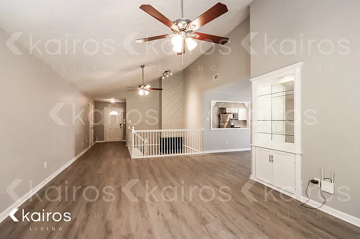3 bed, 2.0 bath, 1572 sqft, $1,675 — Photo 3