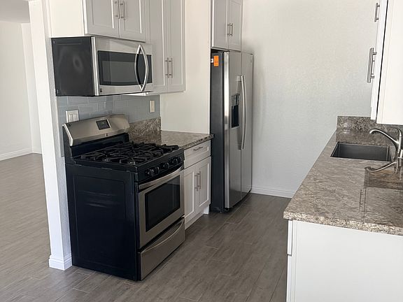 3rd image of 319 19th St