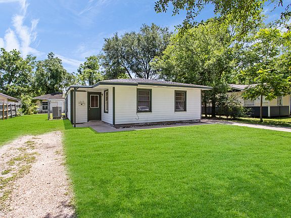 2nd image of 1929 Magnolia Dr