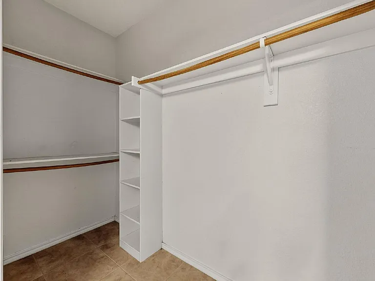 165 Hirth Dr — Photo 16