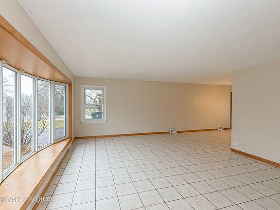3rd image of 1806 Lake Dr
