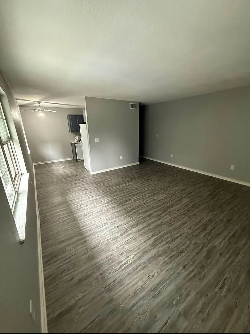 Building Photo - 8208 Chas Cir