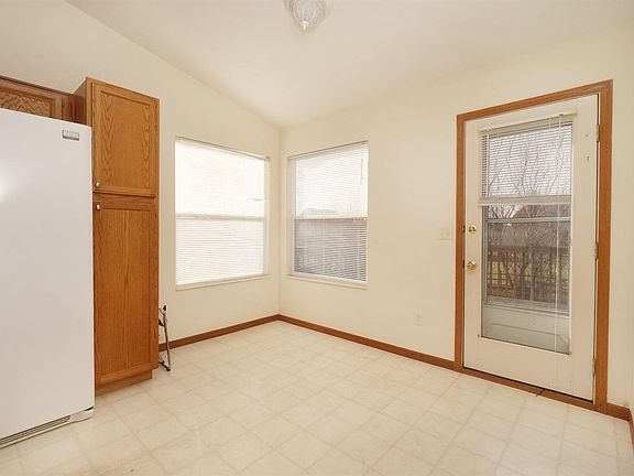 5th image of 639 Weeping Willow Ln