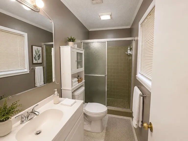 902 E Magnolia Ave — Photo 10