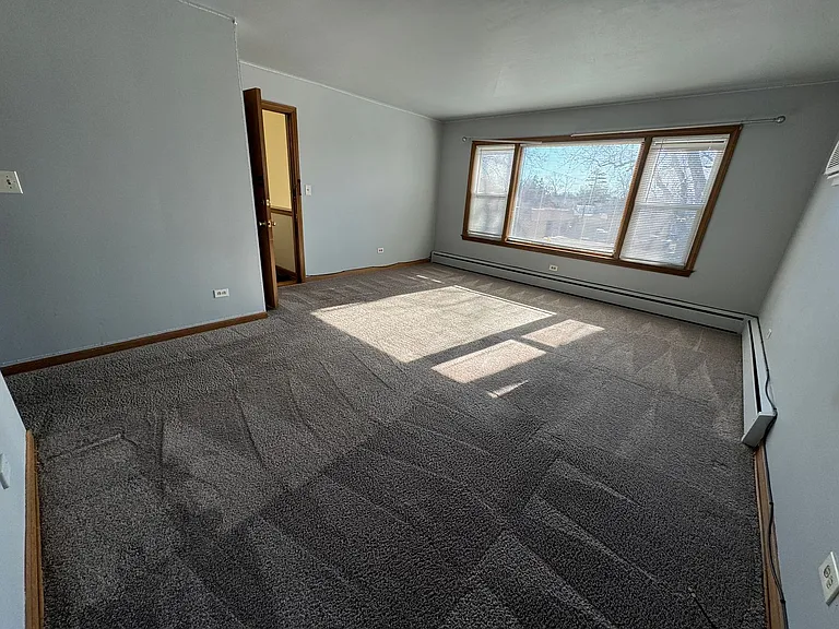 8244 W Forest Preserve Ave — Photo 3