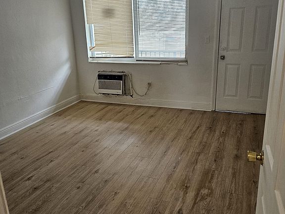 4th image of 14699 NE 6th Ave N #239