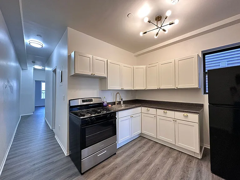 337 Randolph Ave #5E — Photo 2
