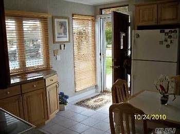 4th image of 11 Serpentine Ln