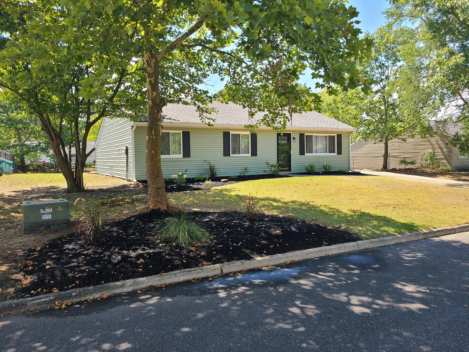 3 bed, 1118 sqft, $2,400 — Photo 3