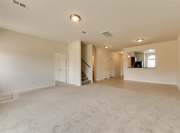 3rd image of 1339 Tamarack Dr