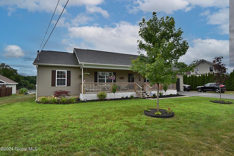 3rd image of 444 Hudson Avenue