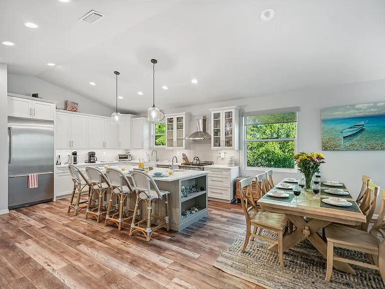 501 Channel Ln — Photo 9