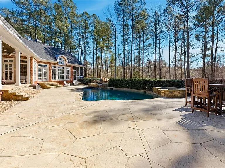 6335 Howell Cobb Ct — Photo 37
