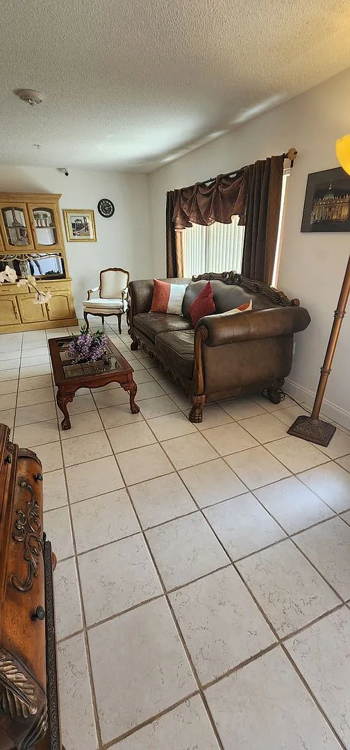 Furnished Beach House — Photo 4