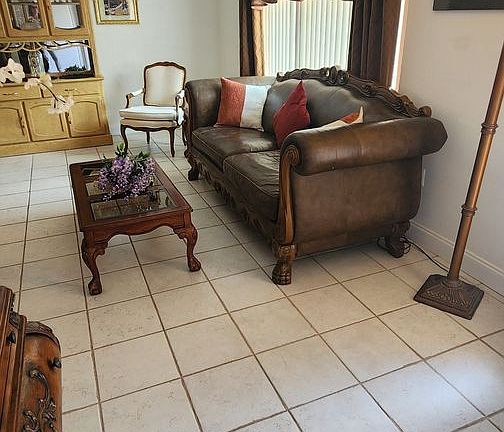 4th image of 610 Palm Dr