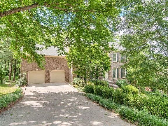 2nd image of 374 Saint Andrews Dr