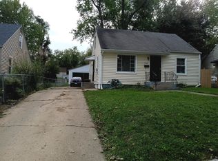 1708 Genoa St, Rockford, IL 61102