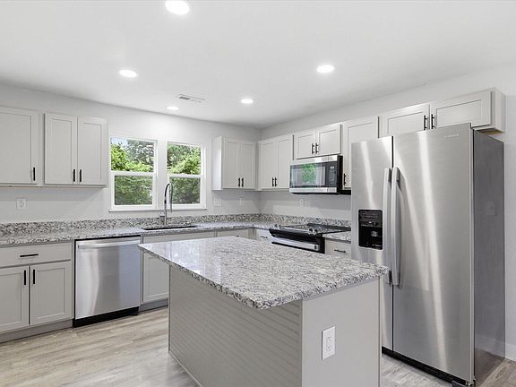 4th image of 2661 E Division Street