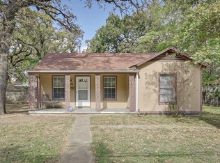 4133 King Oaks Ln, Haltom City, TX 76117