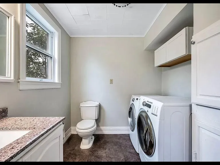 311 Chester St — Photo 18