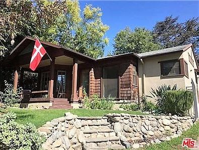 3rd image of 1175 Menlo Dr