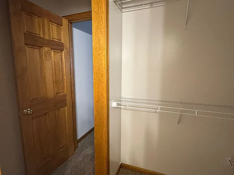 2047 Parkside Dr — Photo 33