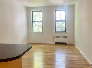 445 W 48th St #3B, New York, NY 10036