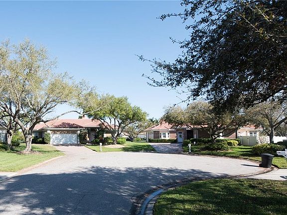 3rd image of 960 Water Lily Ct NE