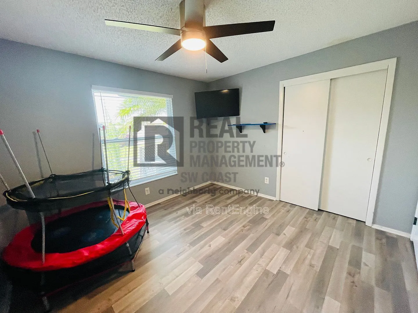 3 bed, 1.0 bath, 897 sqft, $1,400 — Photo 4