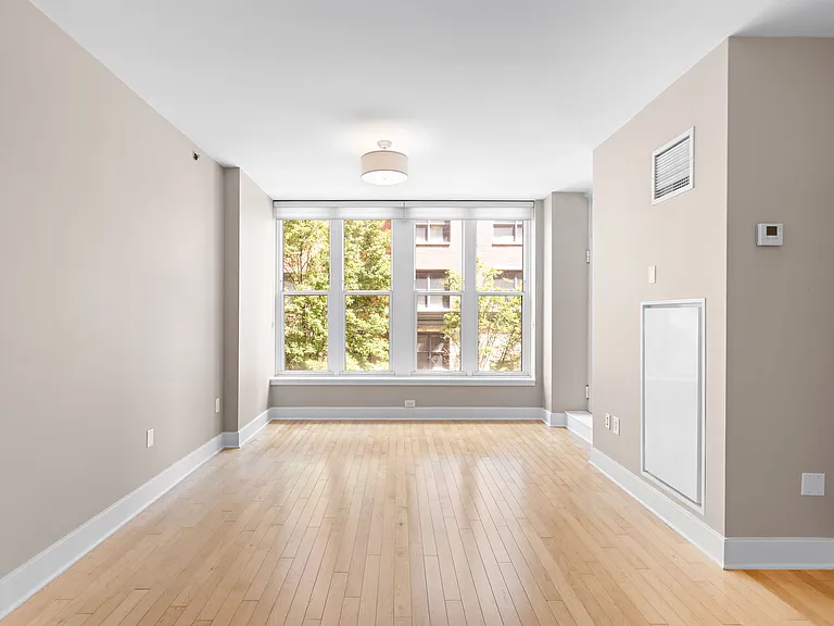 1125 Maxwell Ln #222 — Photo 3