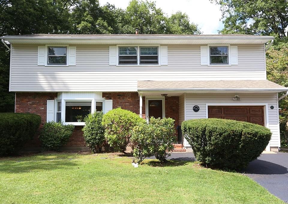 1st image of 15 Elyse Dr