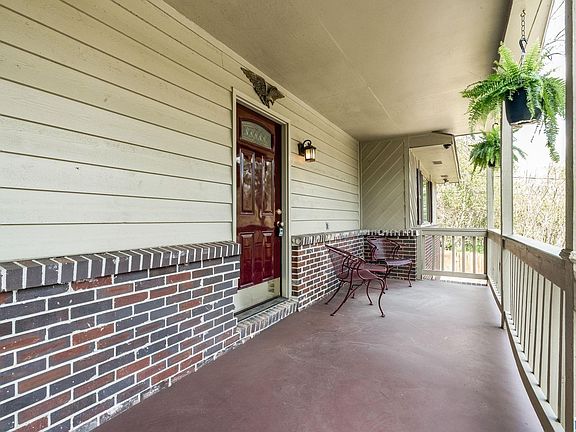4th image of 3963 Lorna Rd