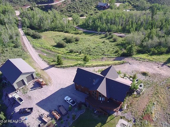 4th image of 1041 Harmony Creek Dr