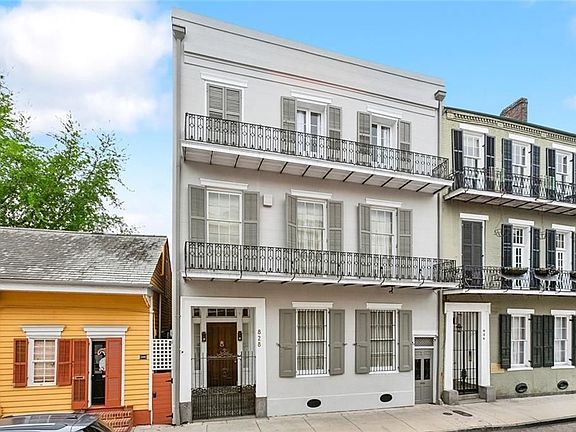 2nd image of 828 Burgundy St