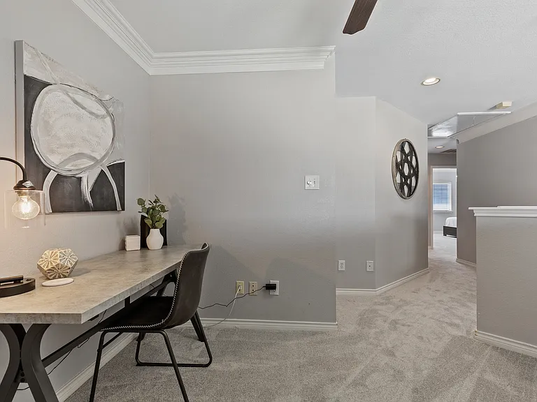 3912 Newhall Dr — Photo 25