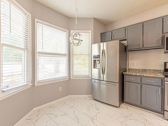 2nd image of 346 Lakeridge Ct