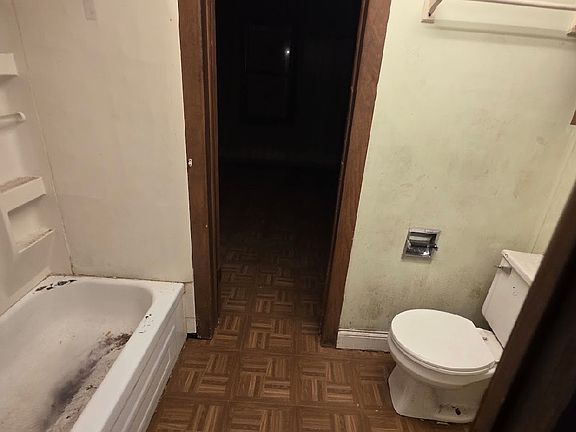 4th image of 2448 E Wood St