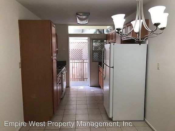 5th image of 949 N San Vicente Blvd APT 3