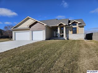 16266 Mormon St, Bennington, NE 68007