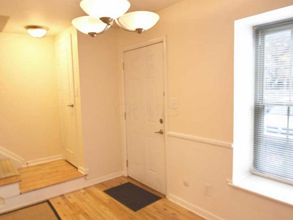 2nd image of 2557 Scioto View Ln