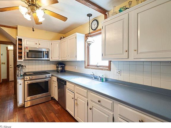 4th image of 450 N Hambden St