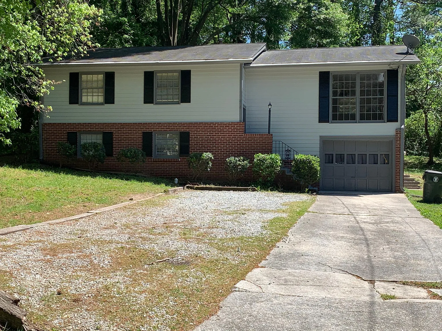 2443 Woodside Way photo 1