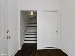 3033 W Walnut St APT 1, Chicago, IL 60612